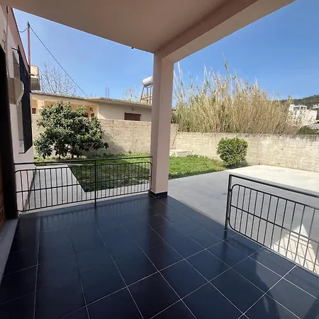 بيت للعطل Eli's House فلورا