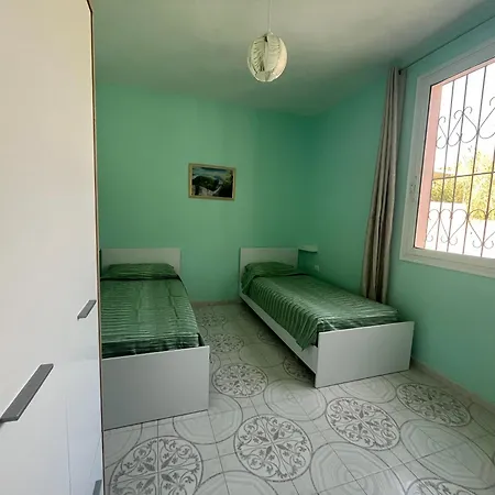 بيت للعطل Eli's House فلورا